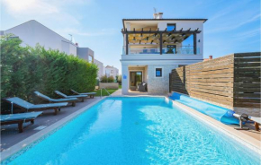 Amazing home in Fazana with Outdoor swimming pool, WiFi and 6 Bedrooms